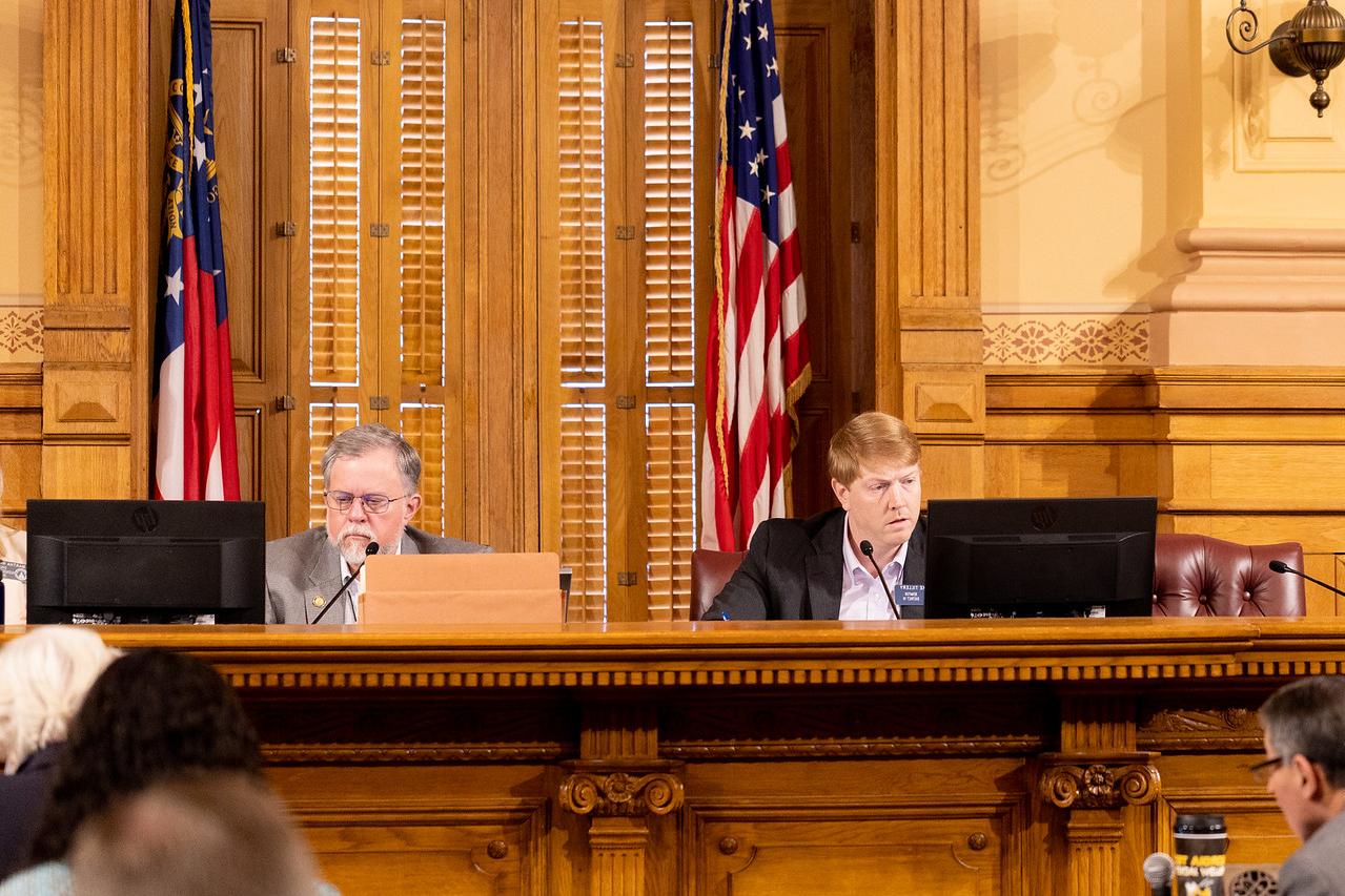 加入t Appropriations Committee Chairmen Sen. 布莱克Tillery (left) 和 Rep. Terry Engl和 (right) hear testimony during this week's budget hearings. (Photo Credit: Georgia House Photo)